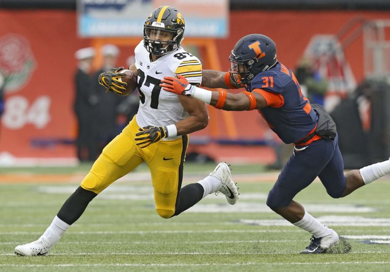 NEW: CBS Three-round Mock Draft – Steelers target offense